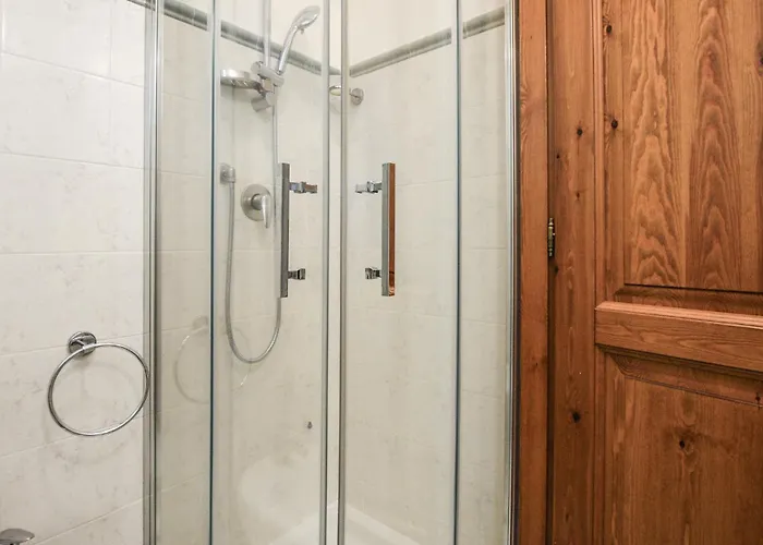 Anticheterme Trilocale 아파트